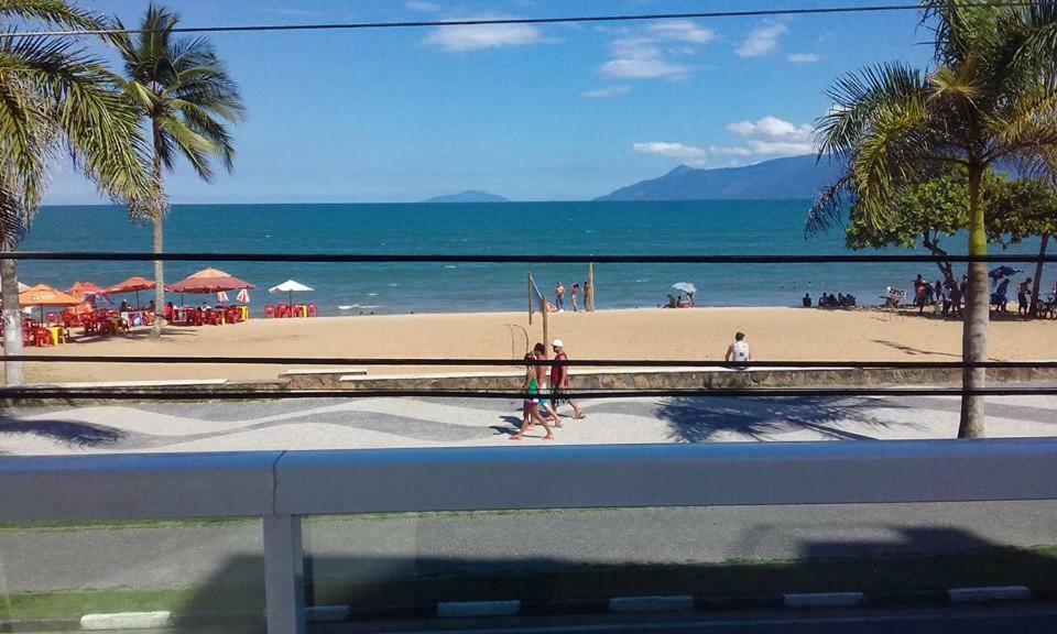 Ap Na Avenida Da Praia Caraguatatuba Kültér fotó